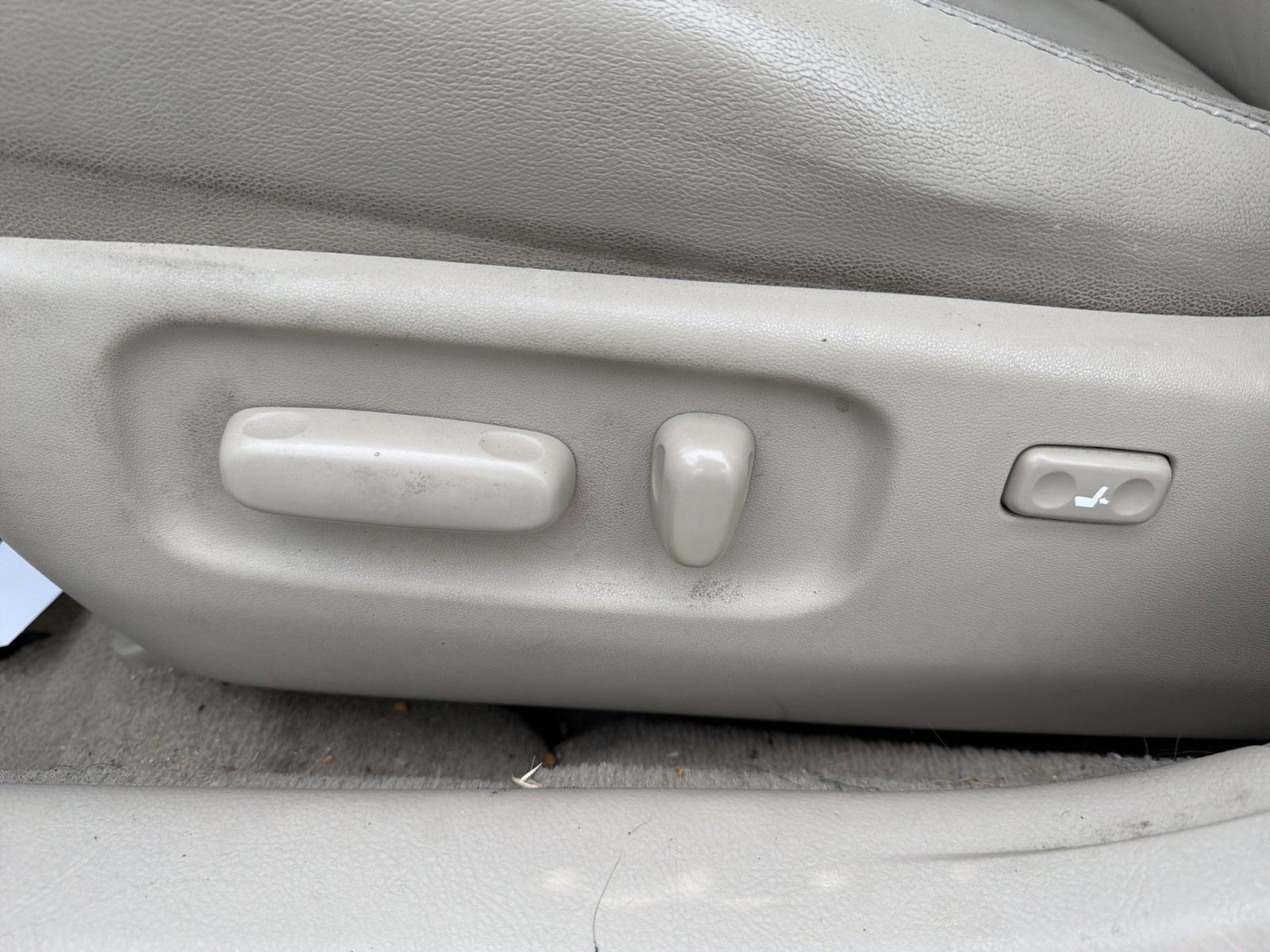 Used 2012 Toyota Avalon Base image 18