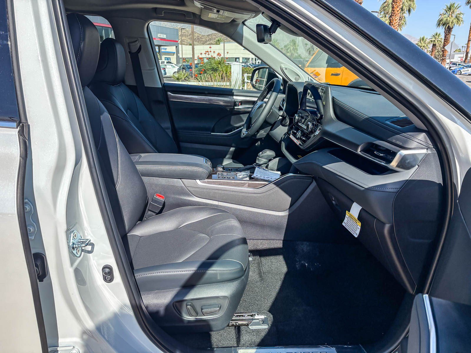New 2026 Toyota Highlander Limited AWD/4WD image 19