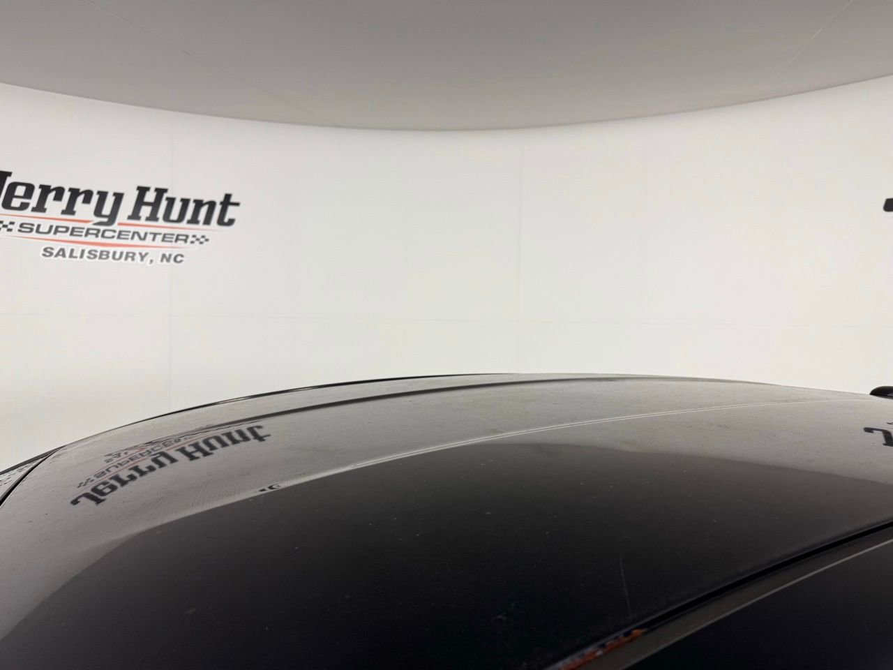 Used 2017 Nissan Versa SV w/ SV Special Edition Package image 5