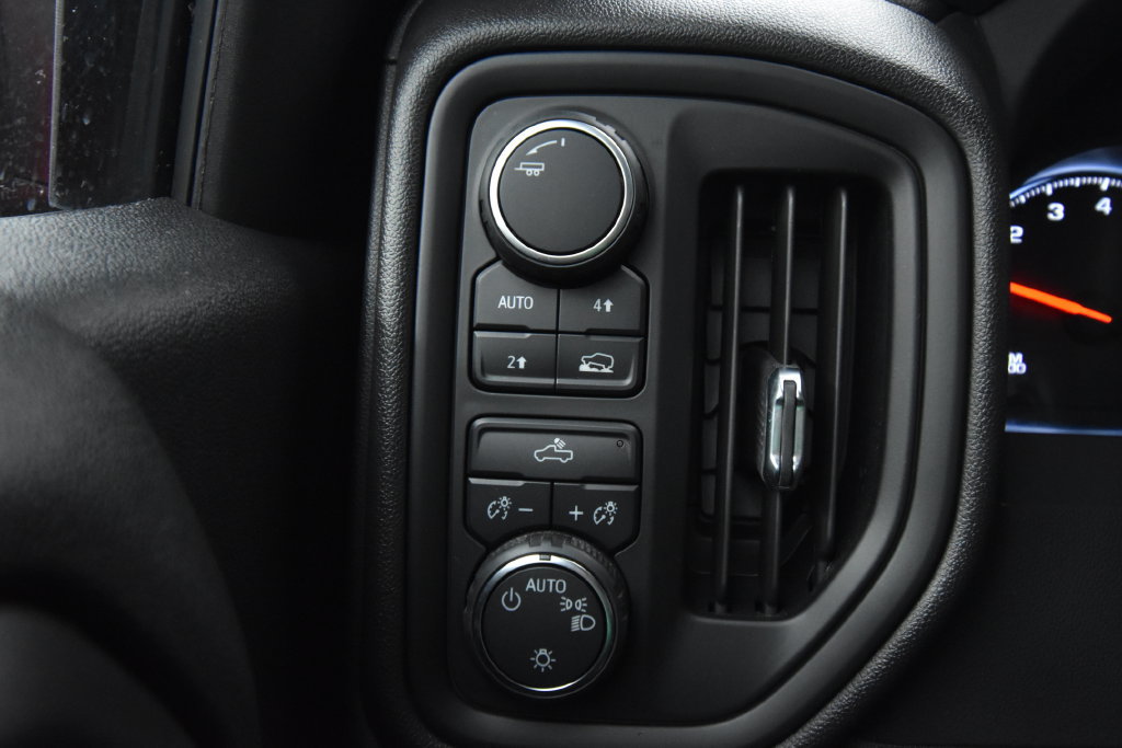 Used 2022 Chevrolet Silverado 1500 Custom w/ LPO, Dark Essentials Package AWD/4WD image 31
