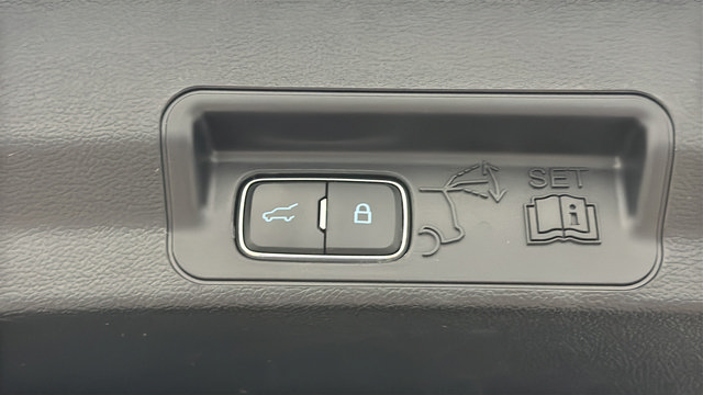 Used 2023 Ford Explorer XLT w/ Equipment Group 202A AWD/4WD image 30
