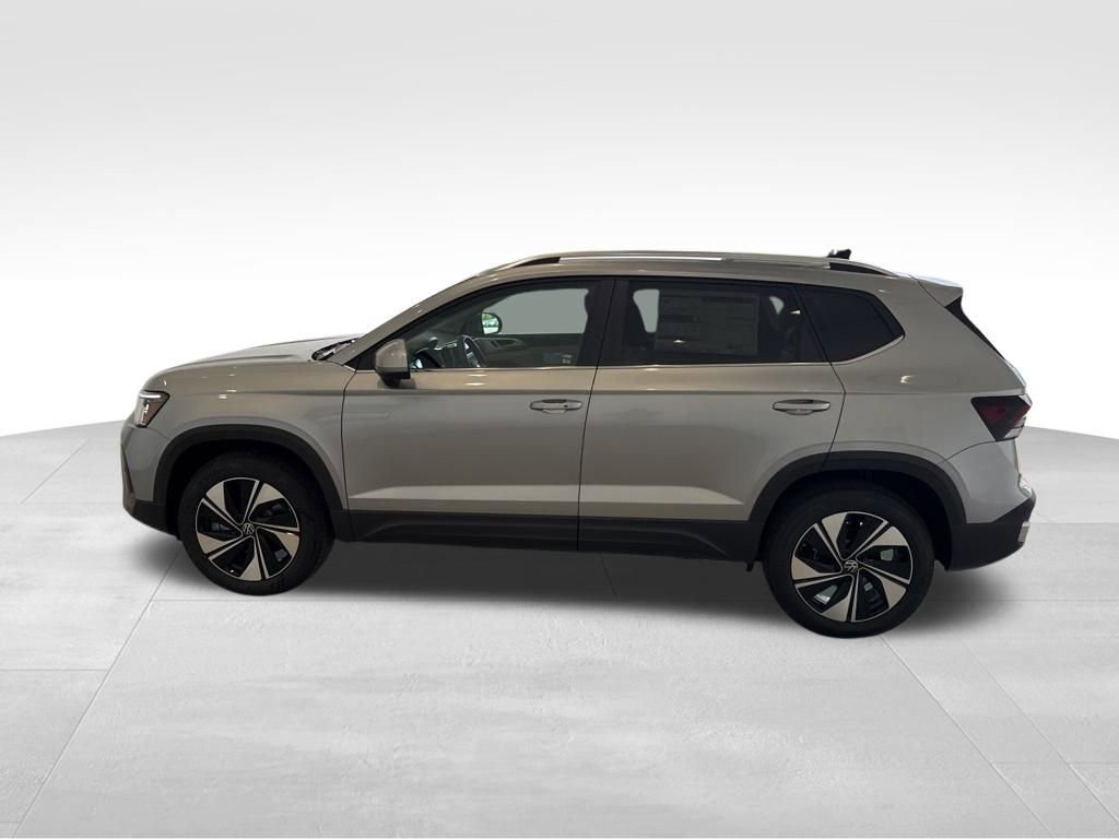 New 2025 Volkswagen Taos SE image 2