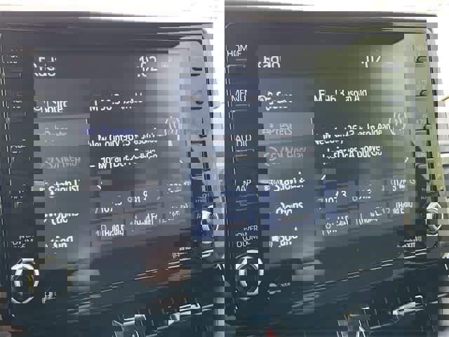 Used 2022 Toyota Corolla LE image 20