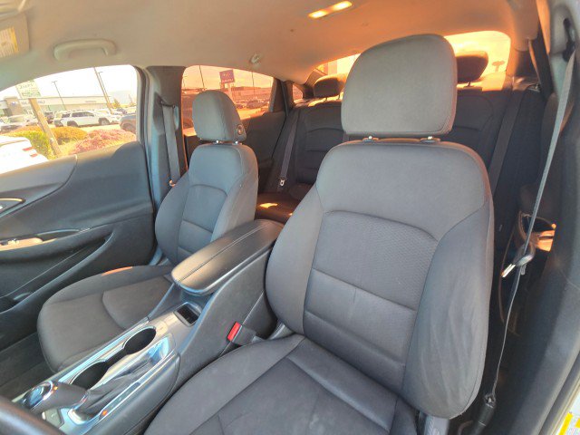 Used 2018 Chevrolet Malibu LT FWD image 25