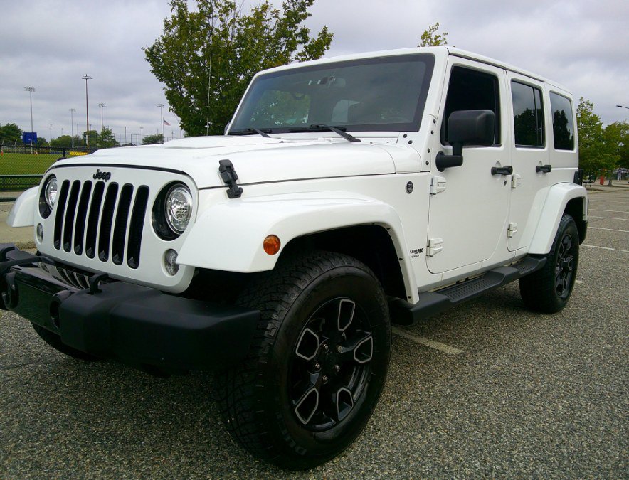 Used 2018 Jeep Wrangler Unlimited Sahara AWD/4WD image 30