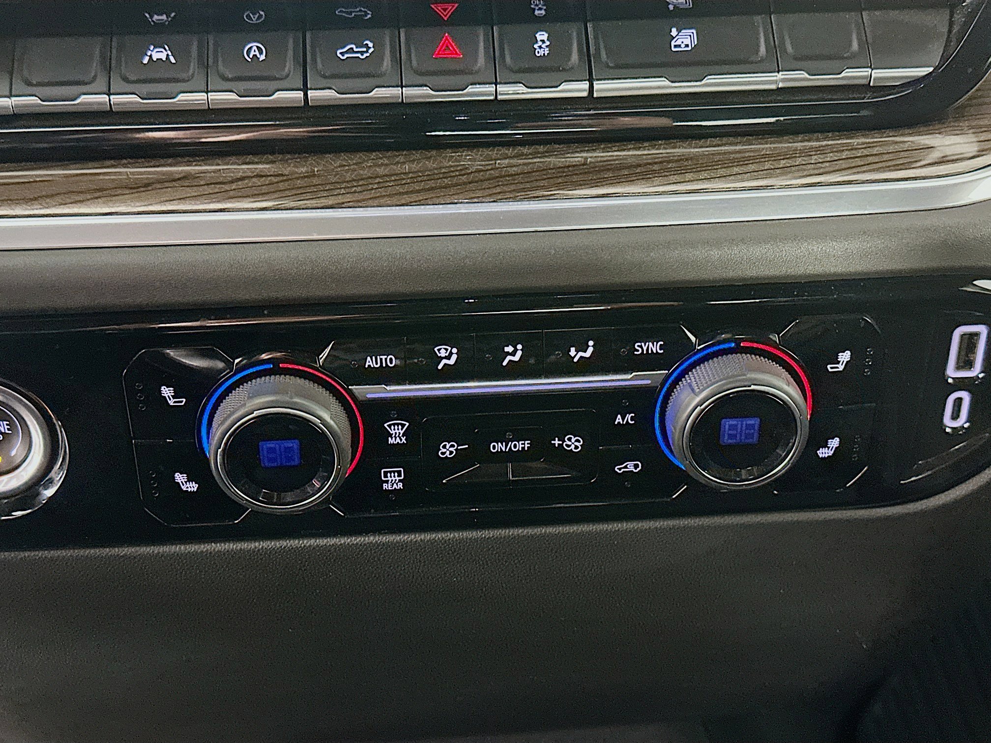 Used 2023 Chevrolet Silverado 1500 LT image 23