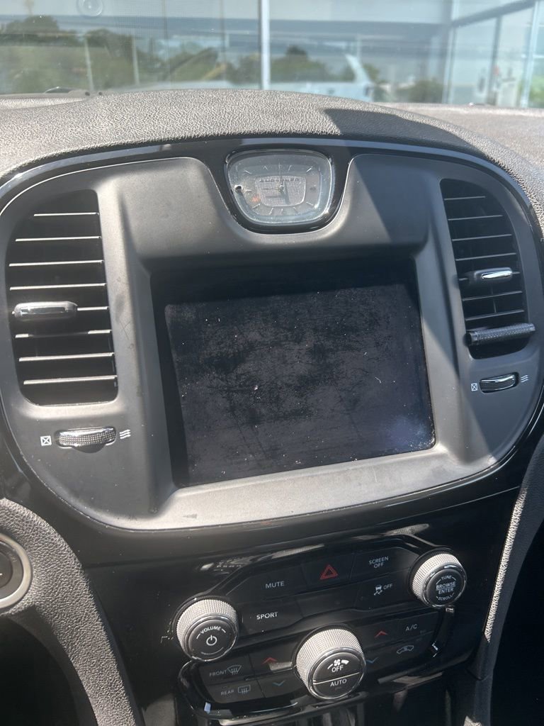 Used 2019 Chrysler 300 S image 12