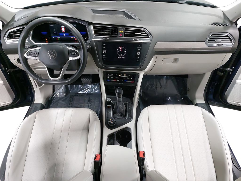 Used 2022 Volkswagen Tiguan SE image 9