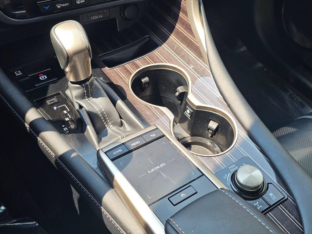 Used 2020 Lexus RX 350L Luxury w/ Accessory Package AWD/4WD image 36