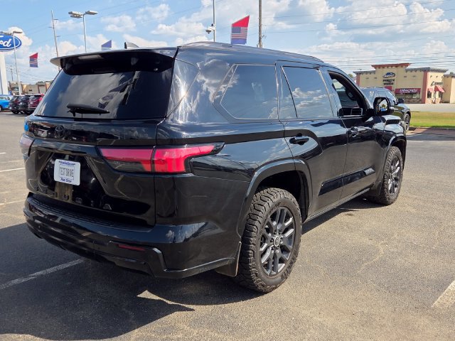 Used 2024 Toyota Sequoia Platinum AWD/4WD image 7