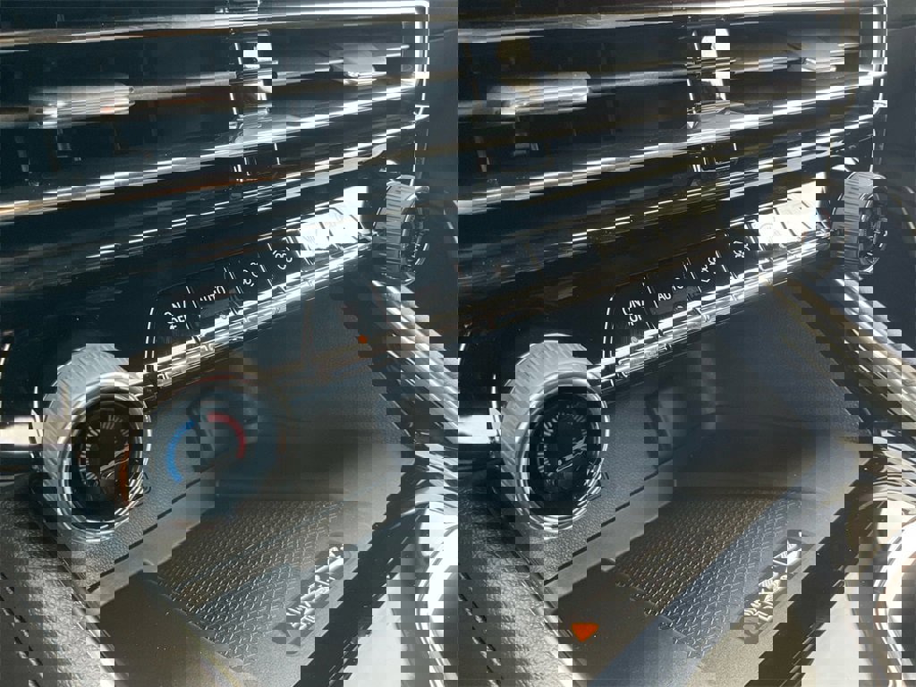 New 2026 Chevrolet Traverse RS w/ LPO, Floor Liner Package image 25