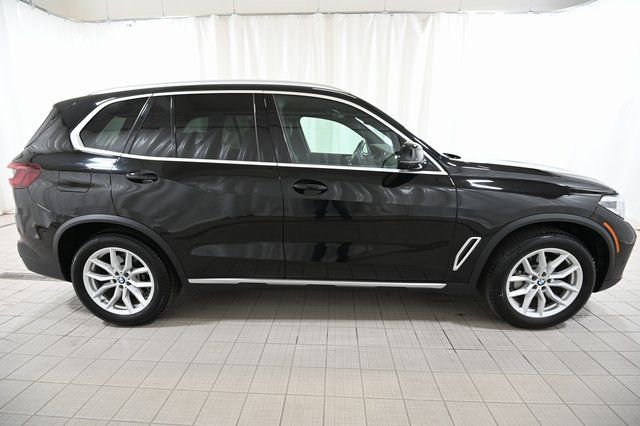 Used 2022 BMW X5 xDrive40i w/ Parking Assistance Package image 14