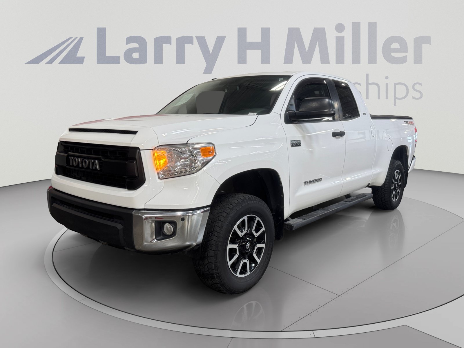 Used 2016 Toyota Tundra SR5 w/ TRD Off Road Package AWD/4WD image 1
