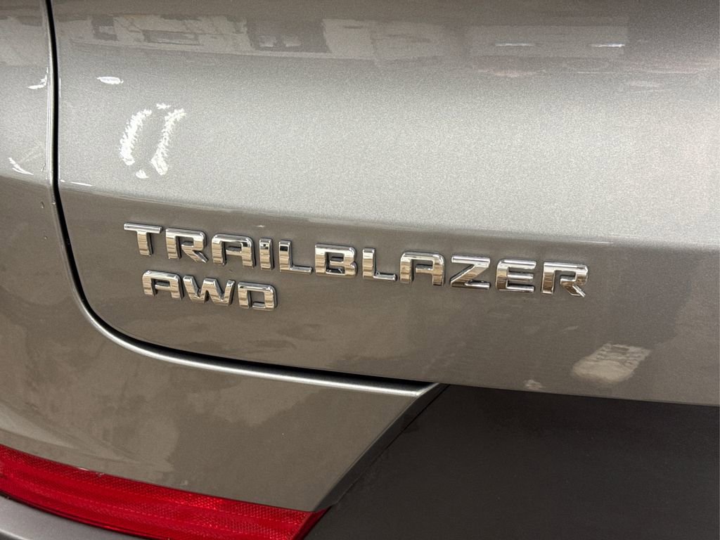 Used 2025 Chevrolet TrailBlazer LT w/ Convenience Package image 15