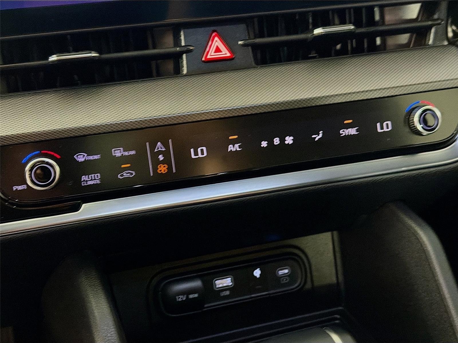 Certified 2025 Kia Sportage SX FWD image 18