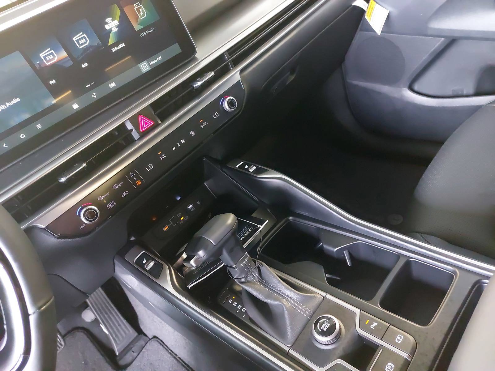 New 2026 Kia Sorento S w/ S Panoramic Sunroof Package FWD image 26