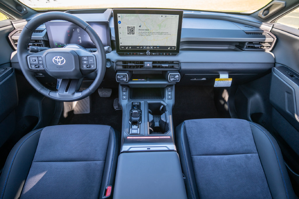New 2026 Toyota RAV4 XSE w/ Panoramic Sun Roof Package AWD/4WD image 14