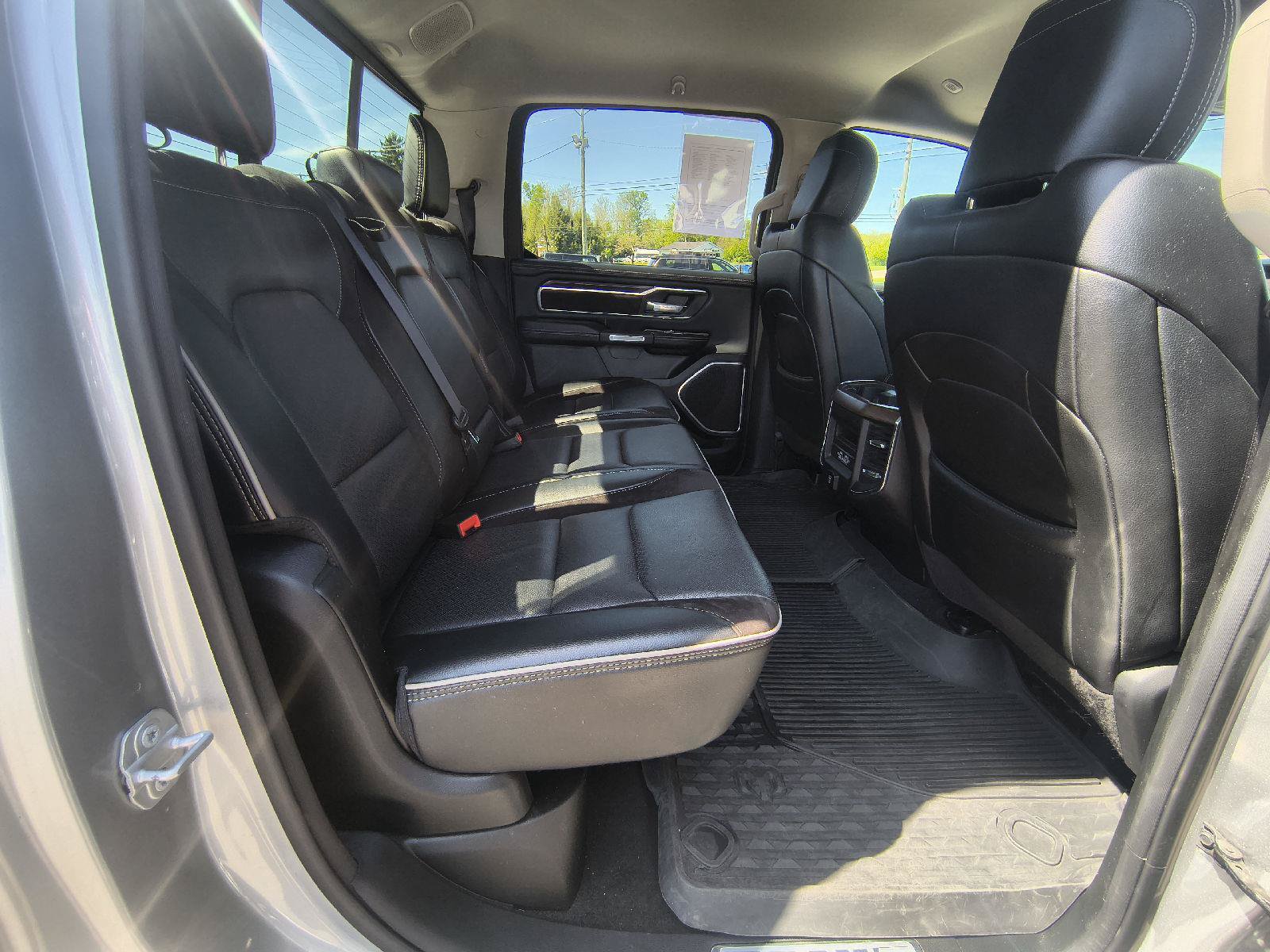 Used 2022 RAM 1500 Laramie AWD/4WD image 31