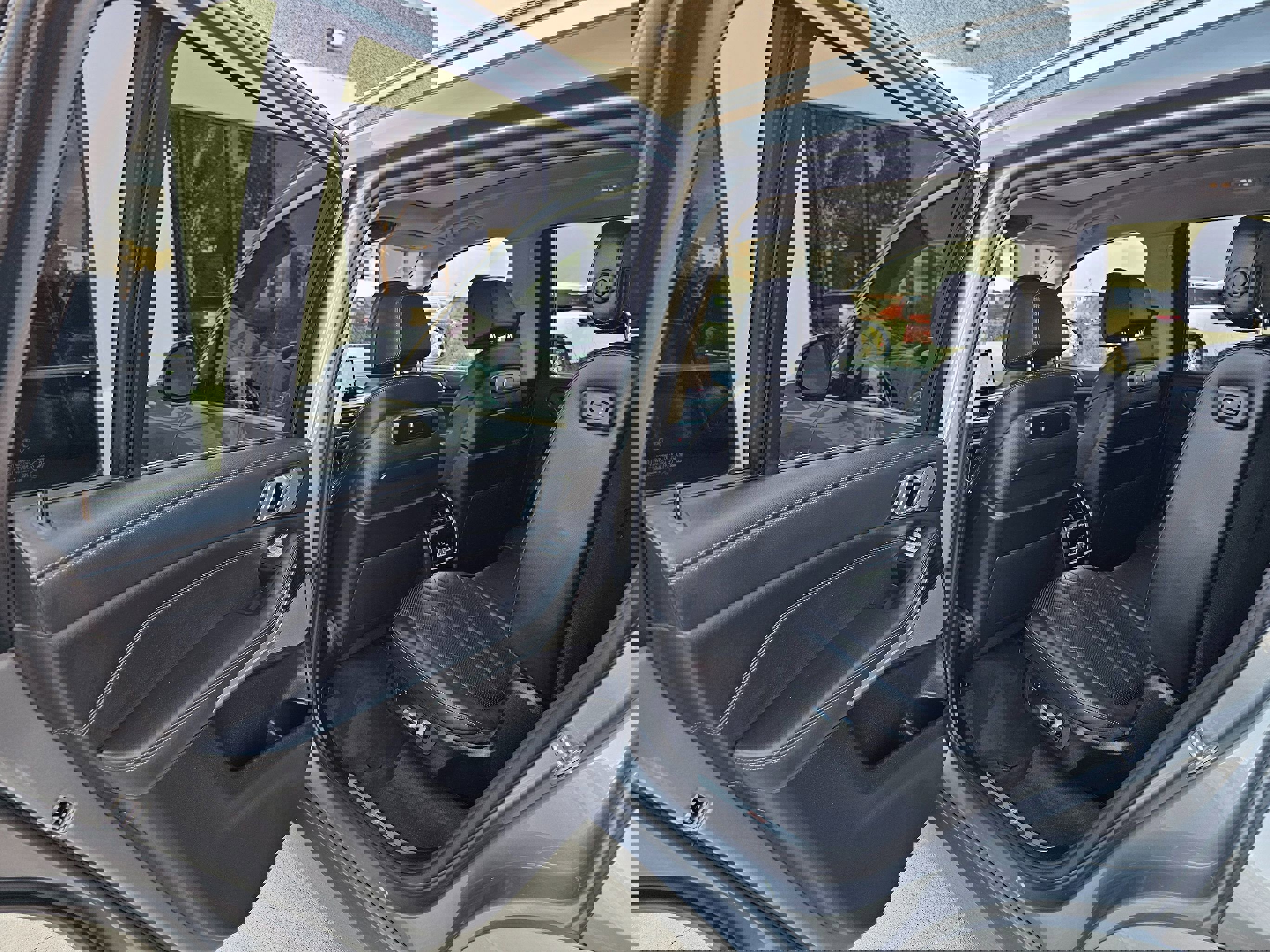 Used 2025 BMW X7 xDrive40i image 16