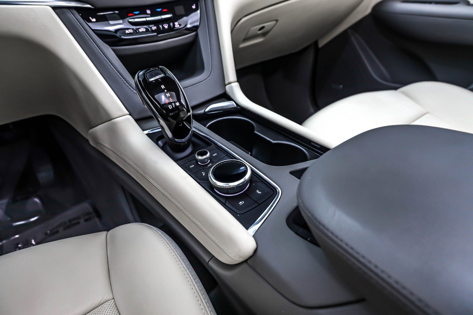 Used 2021 Cadillac XT5 Premium Luxury image 5