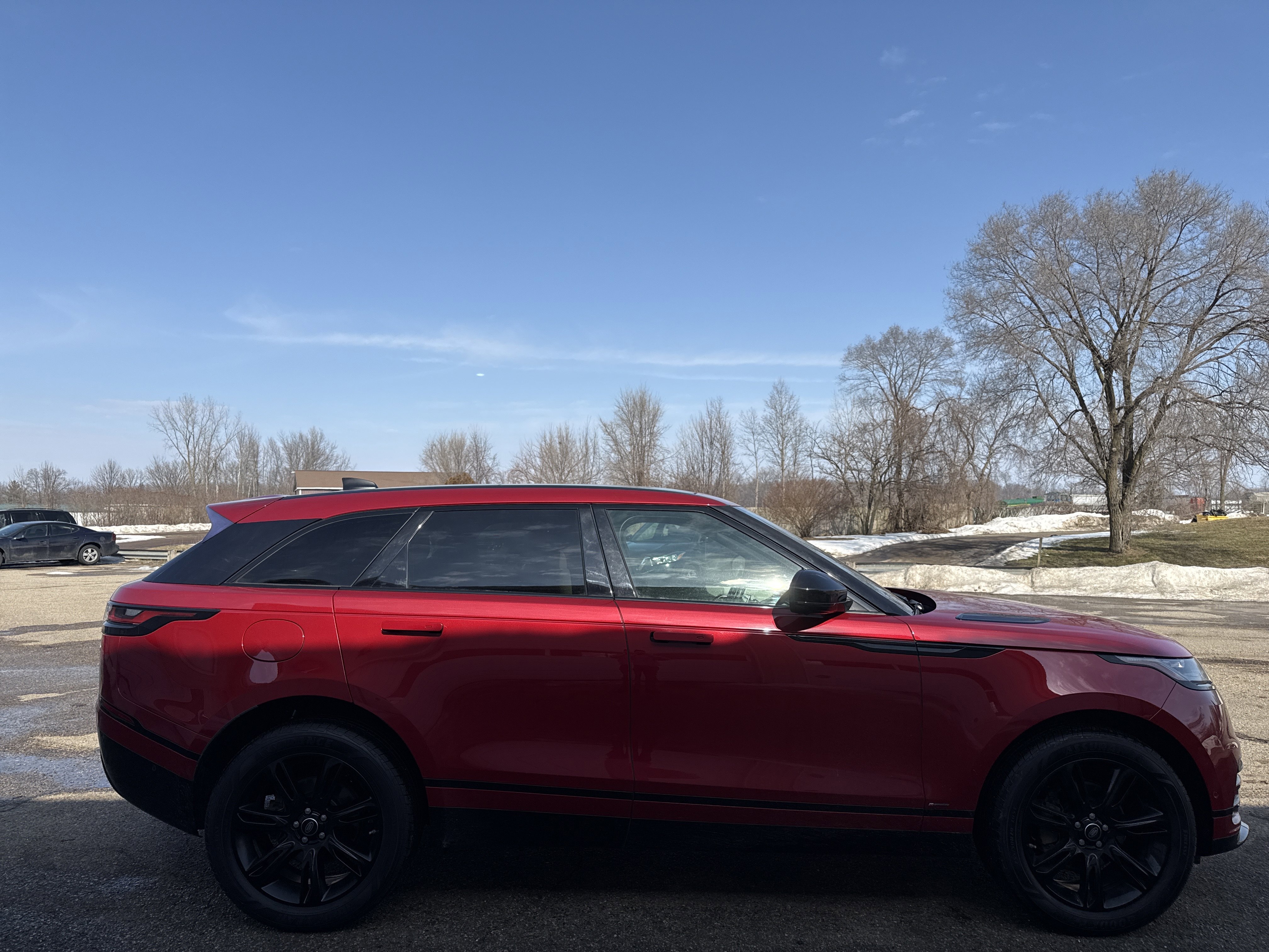 Used 2018 Land Rover Range Rover Velar R-Dynamic SE image 3