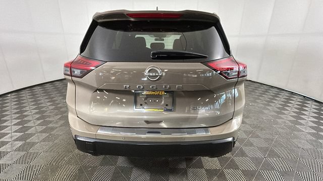 Used 2024 Nissan Rogue SV w/ SV Premium Package AWD/4WD image 3