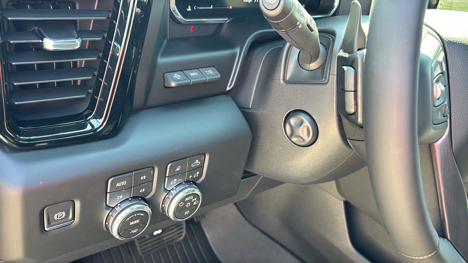 New 2026 GMC Sierra 1500 AT4 w/ AT4 Premium Package AWD/4WD image 27