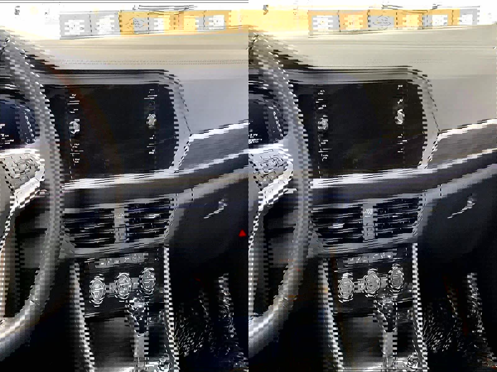 Used 2024 Volkswagen Jetta SEL image 9