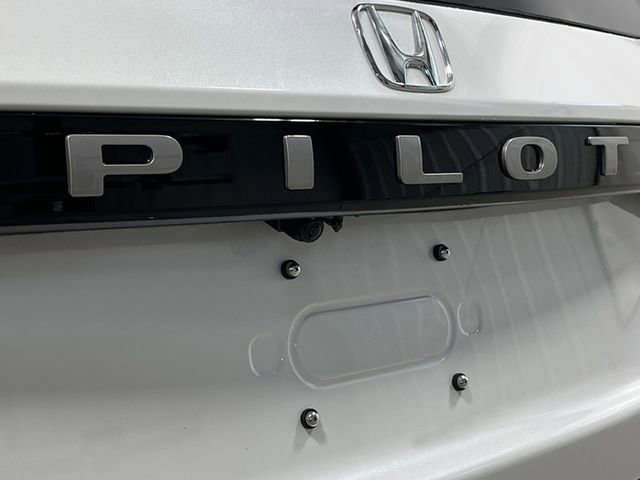 New 2026 Honda Pilot Touring image 7