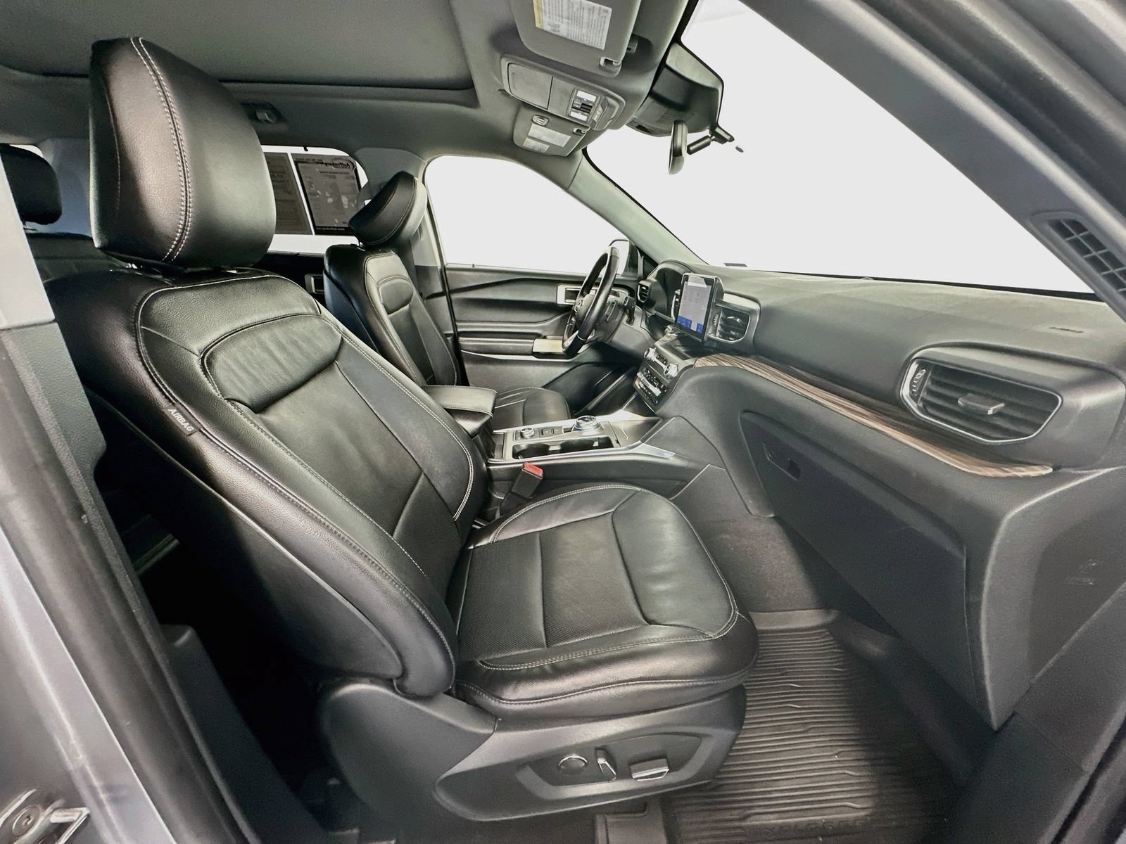 Used 2020 Ford Explorer Limited AWD/4WD image 32
