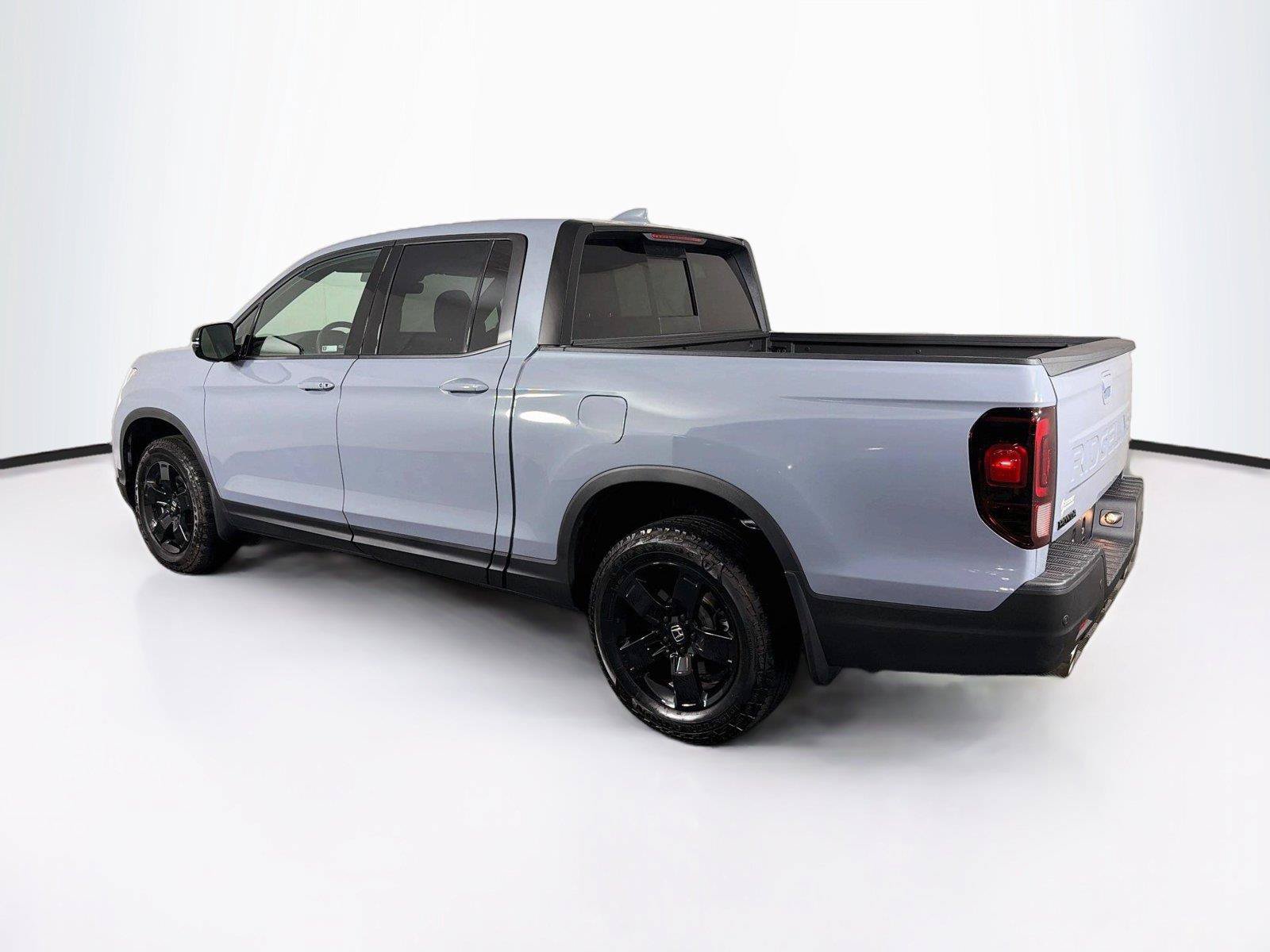 Used 2026 Honda Ridgeline Black Edition image 9