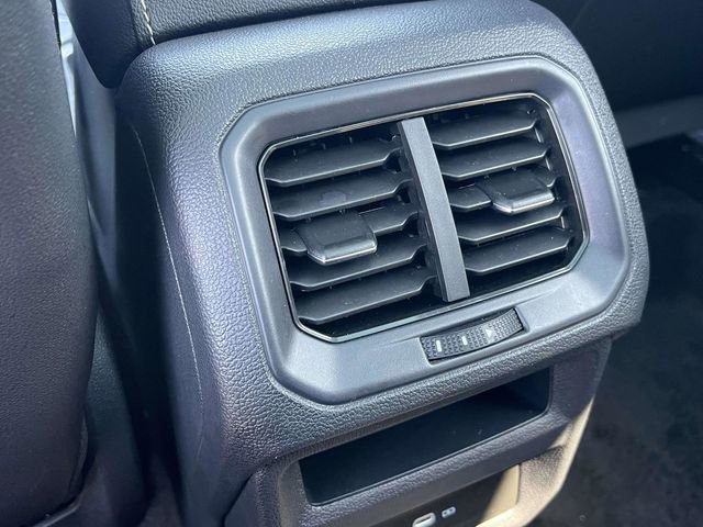 Used 2023 Volkswagen Taos SE w/ Panoramic Sunroof Package image 20