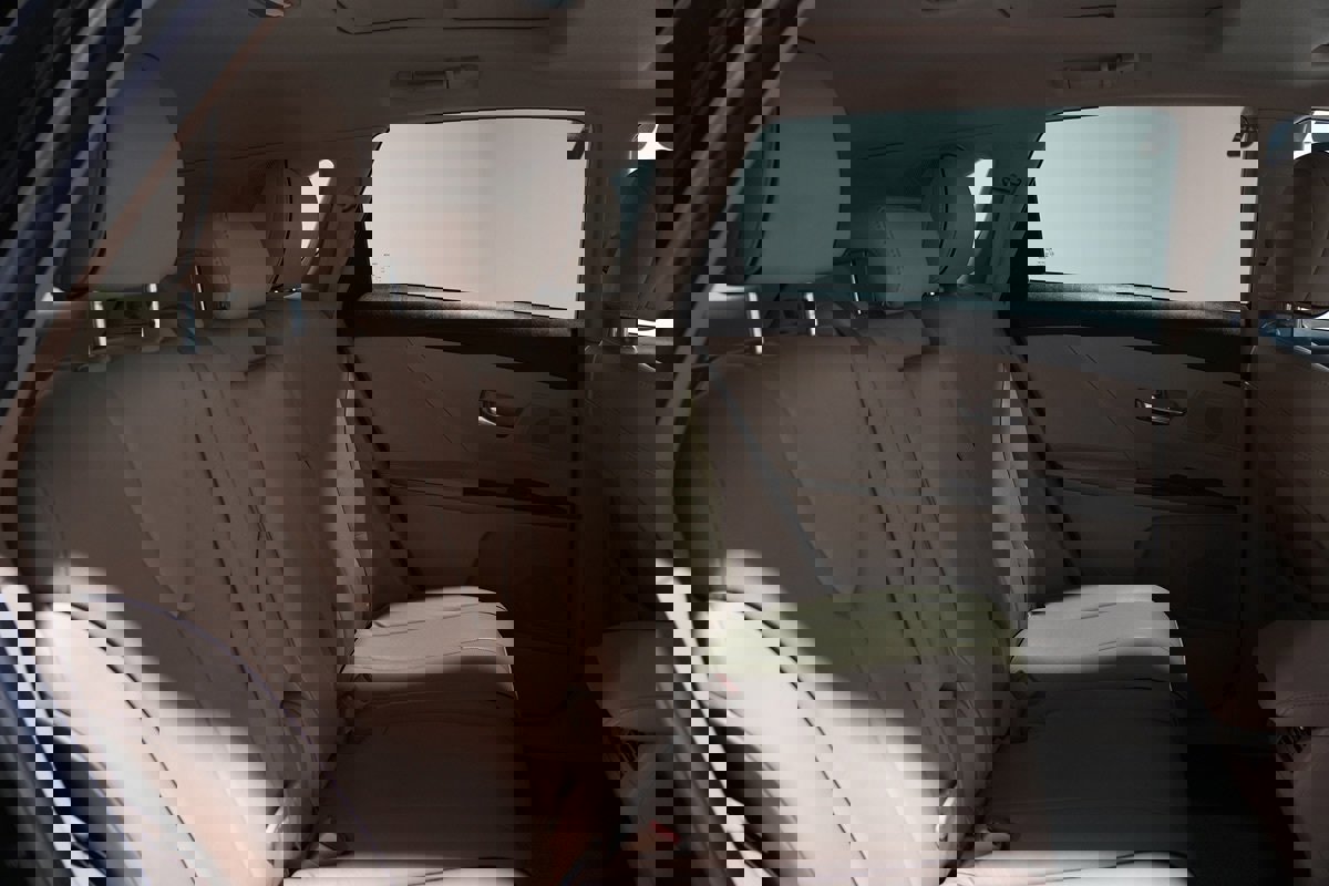 Used 2015 Toyota Venza XLE w/ XLE Premium Package image 16