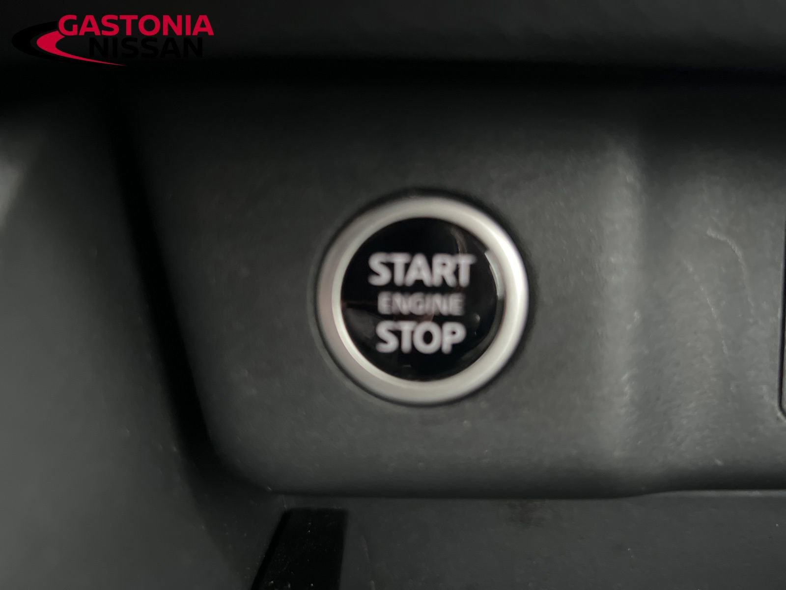 Used 2023 Nissan Rogue SV image 45