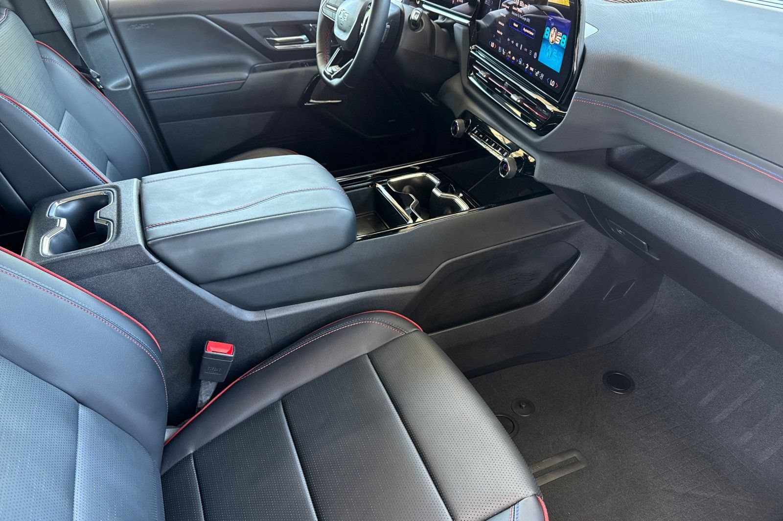 Used 2025 Chevrolet Silverado EV RST AWD/4WD image 24