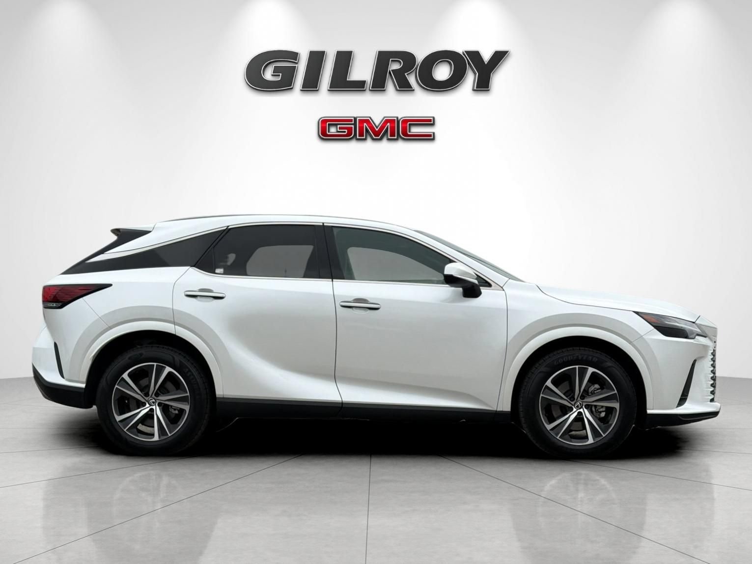 Used 2024 Lexus RX 350 FWD w/ Technology Package image 2