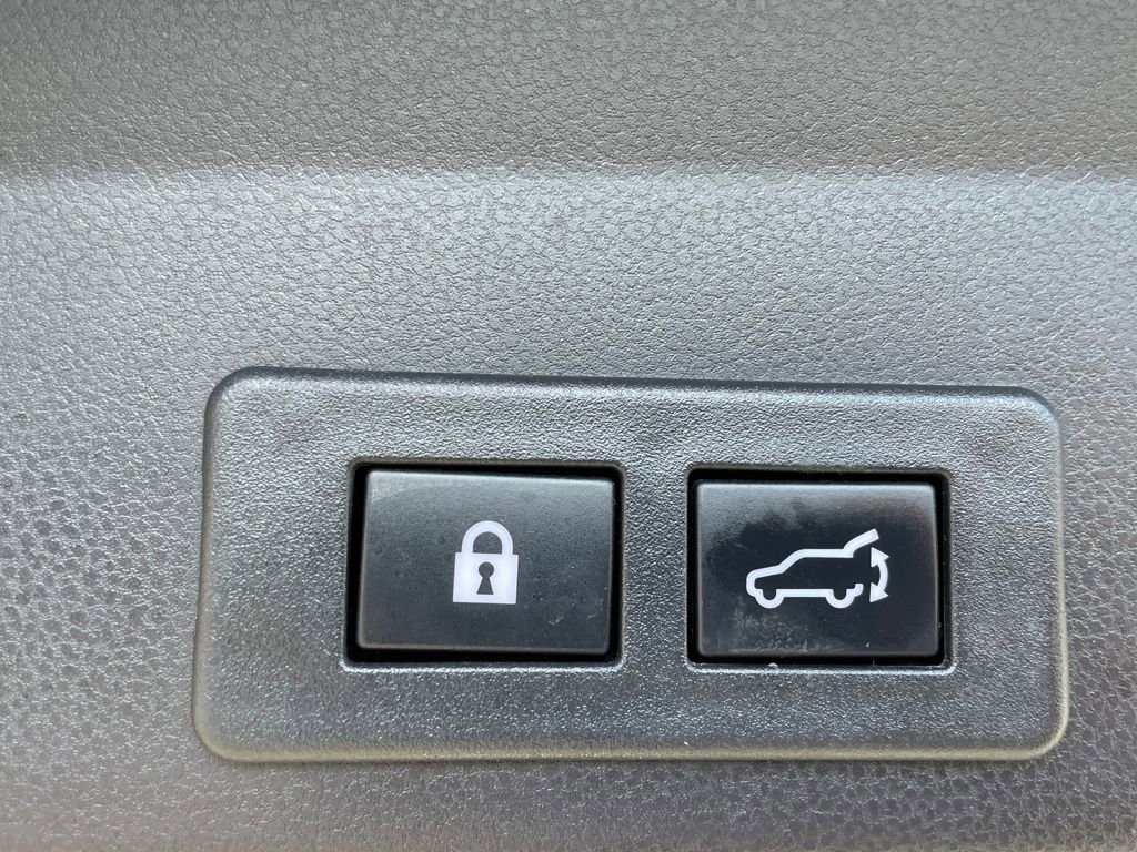 Used 2022 Subaru Ascent Limited w/ Technology Package image 14