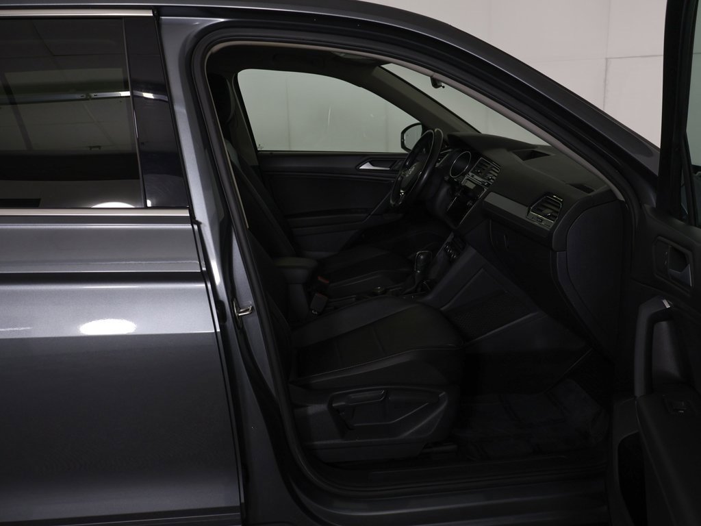 Used 2019 Volkswagen Tiguan SE w/ Panoramic Sunroof Package image 27