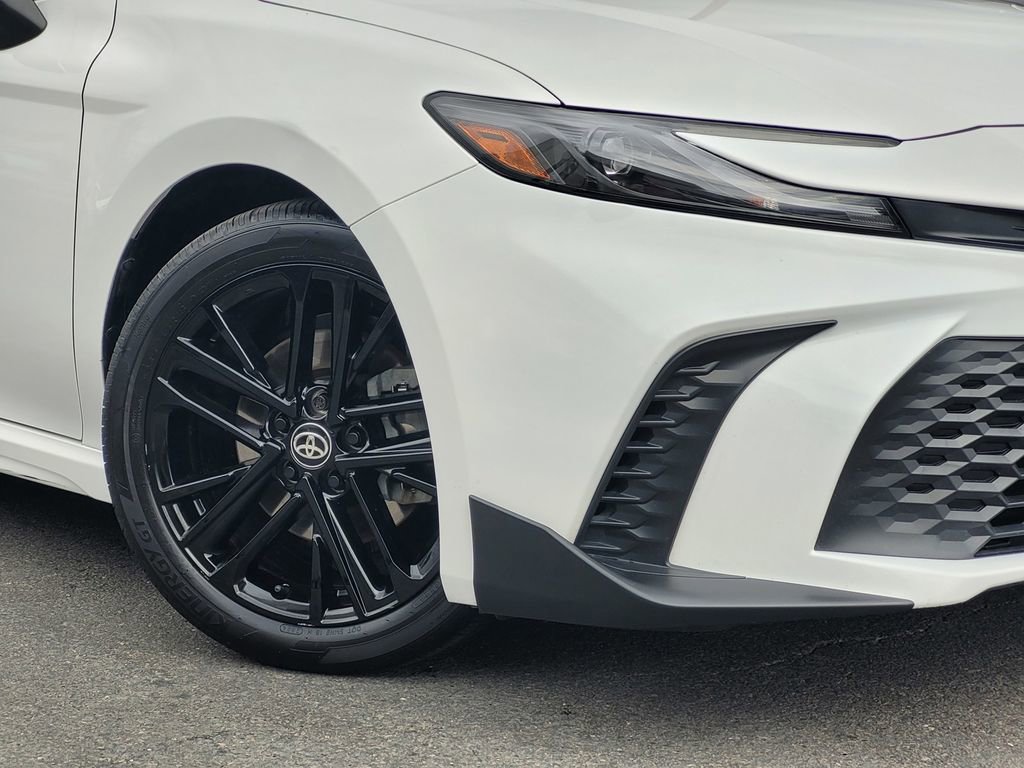 Used 2026 Toyota Camry SE FWD image 4