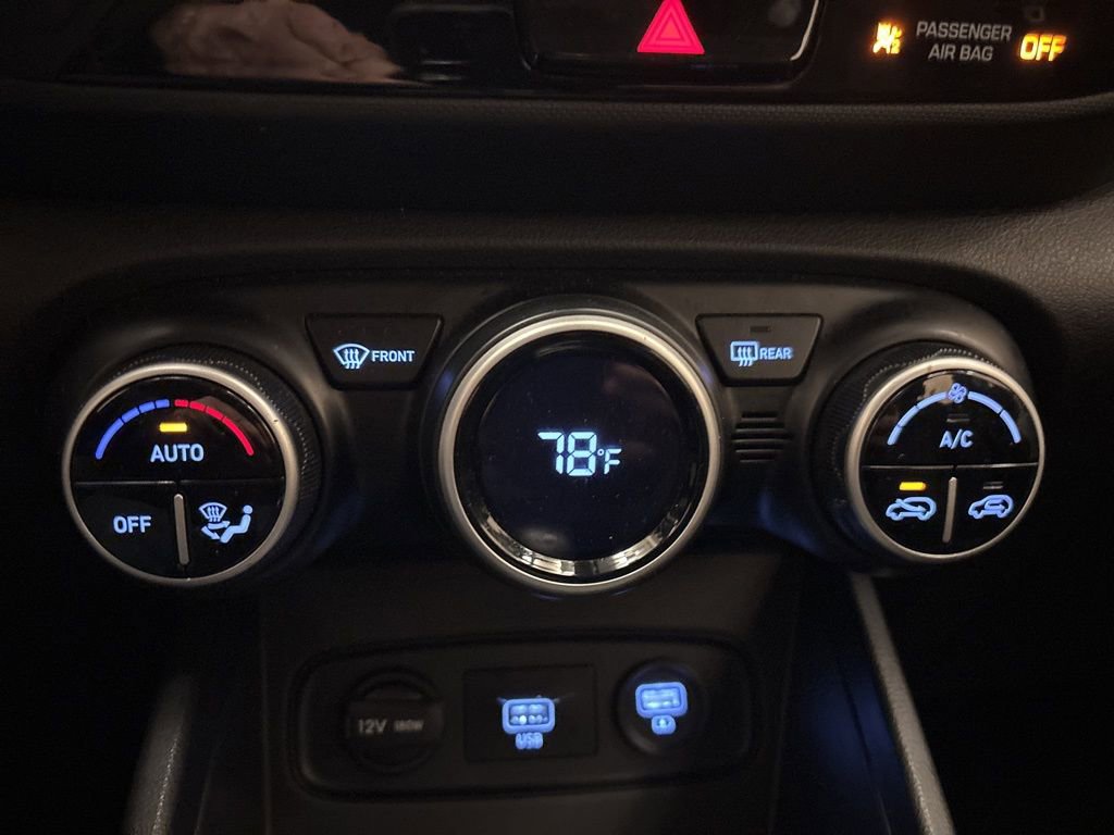 Used 2020 Hyundai Venue SEL image 19