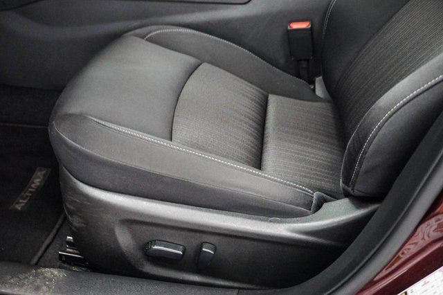 Used 2024 Nissan Altima 2.5 SV image 12