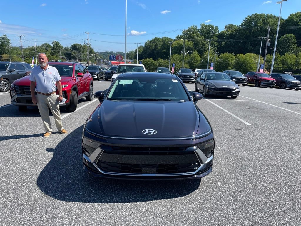 New 2026 Hyundai Sonata SEL FWD image 3