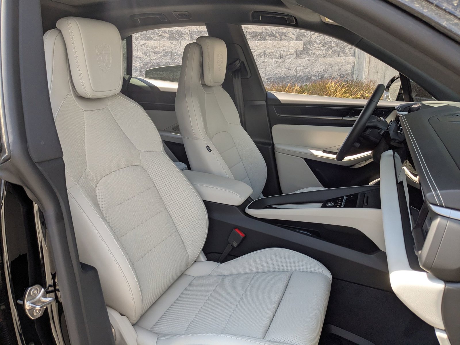 New 2026 Porsche Macan 4 Electric AWD/4WD image 25