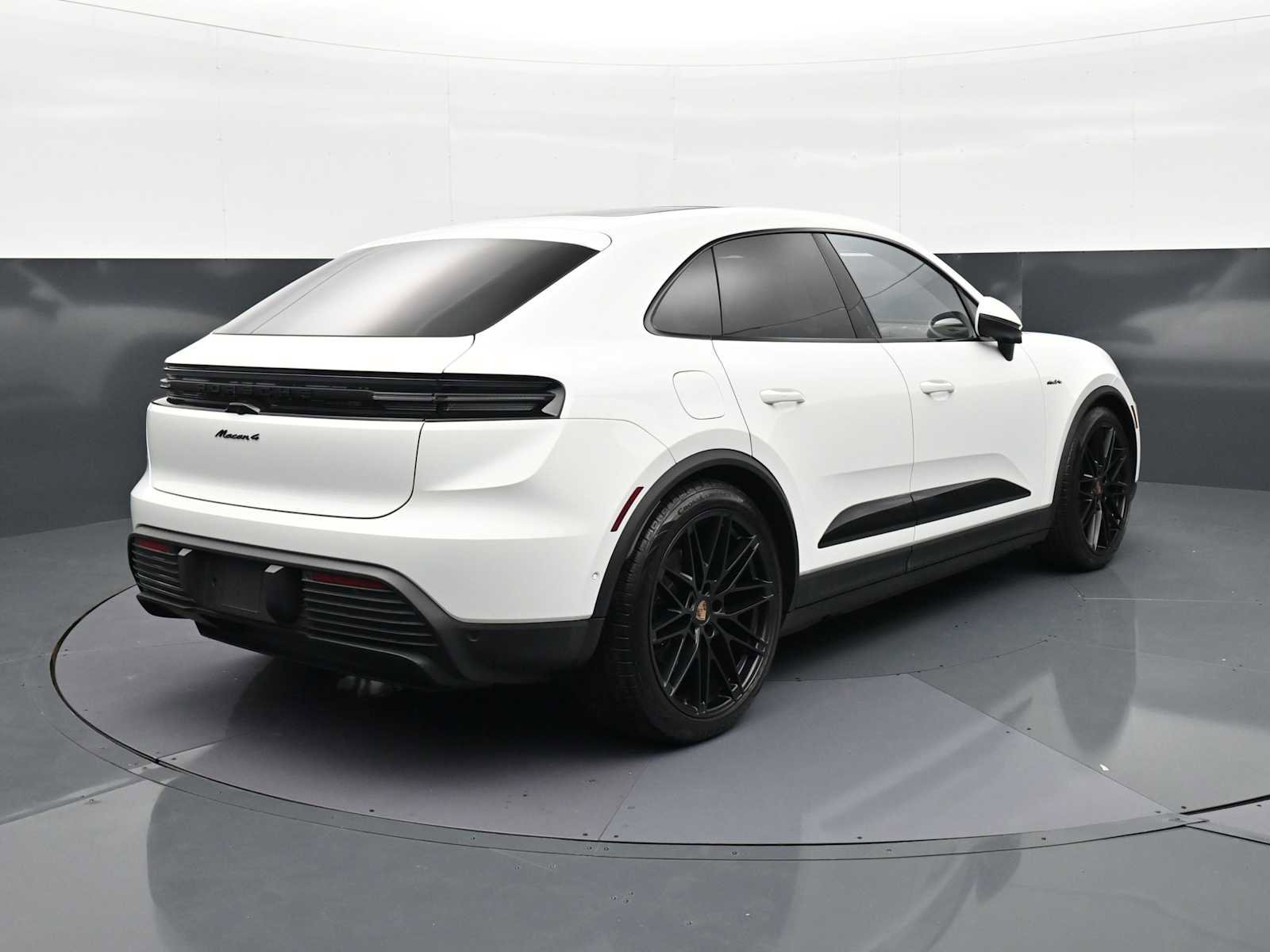 New 2025 Porsche Macan 4 Electric AWD/4WD image 29