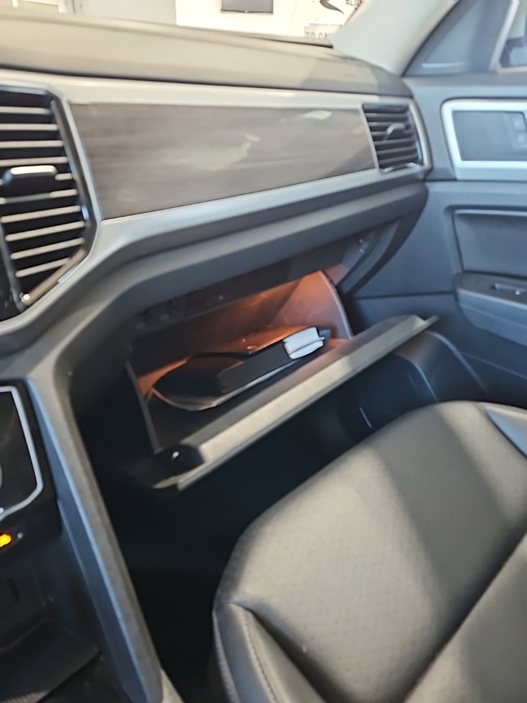 Used 2018 Volkswagen Atlas SEL image 33