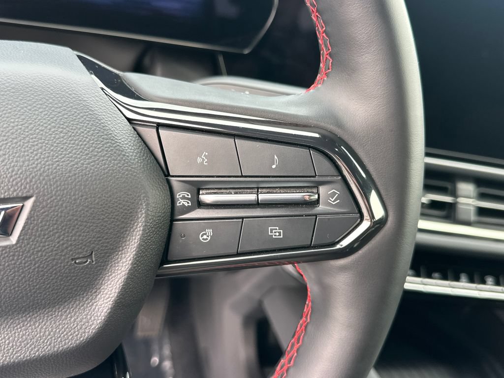 Used 2024 Chevrolet Equinox EV RS FWD image 18