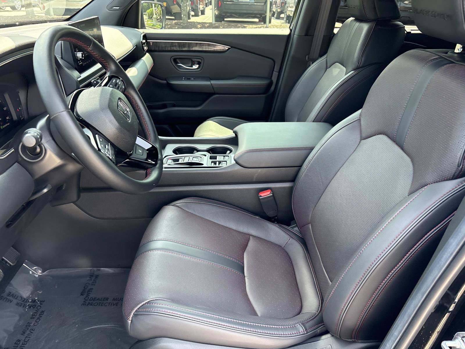 Used 2025 Honda Pilot Black Edition image 15