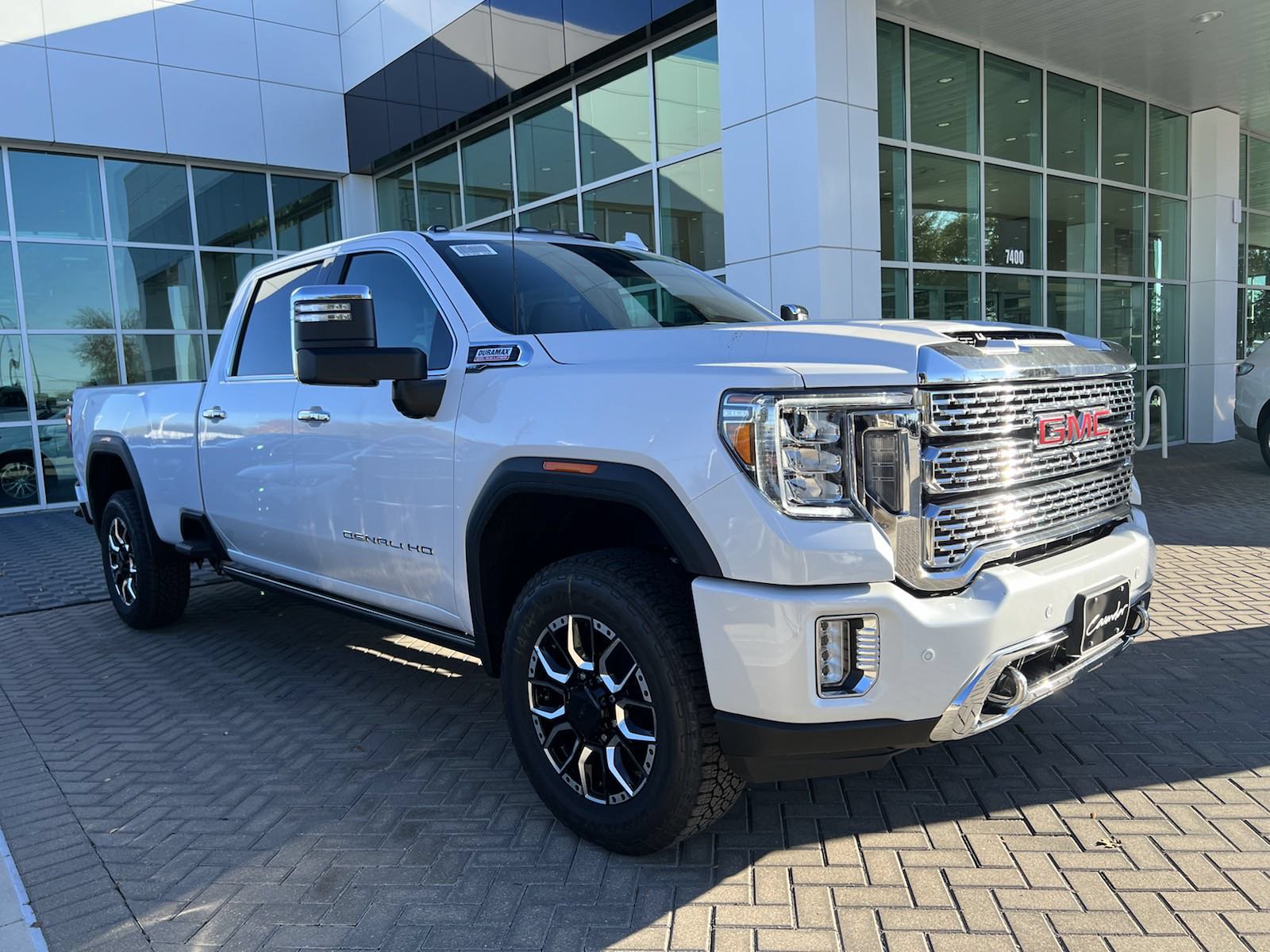 New 2023 GMC Sierra 3500 Denali w/ Denali Ultimate Package AWD/4WD image 3