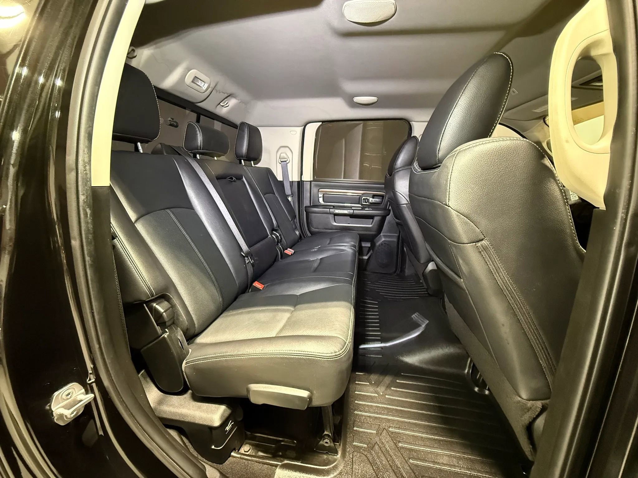 Used 2018 RAM 2500 Laramie image 13