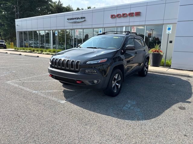Used 2016 Jeep Cherokee Trailhawk w/ Comfort/Convenience Group AWD/4WD image 2